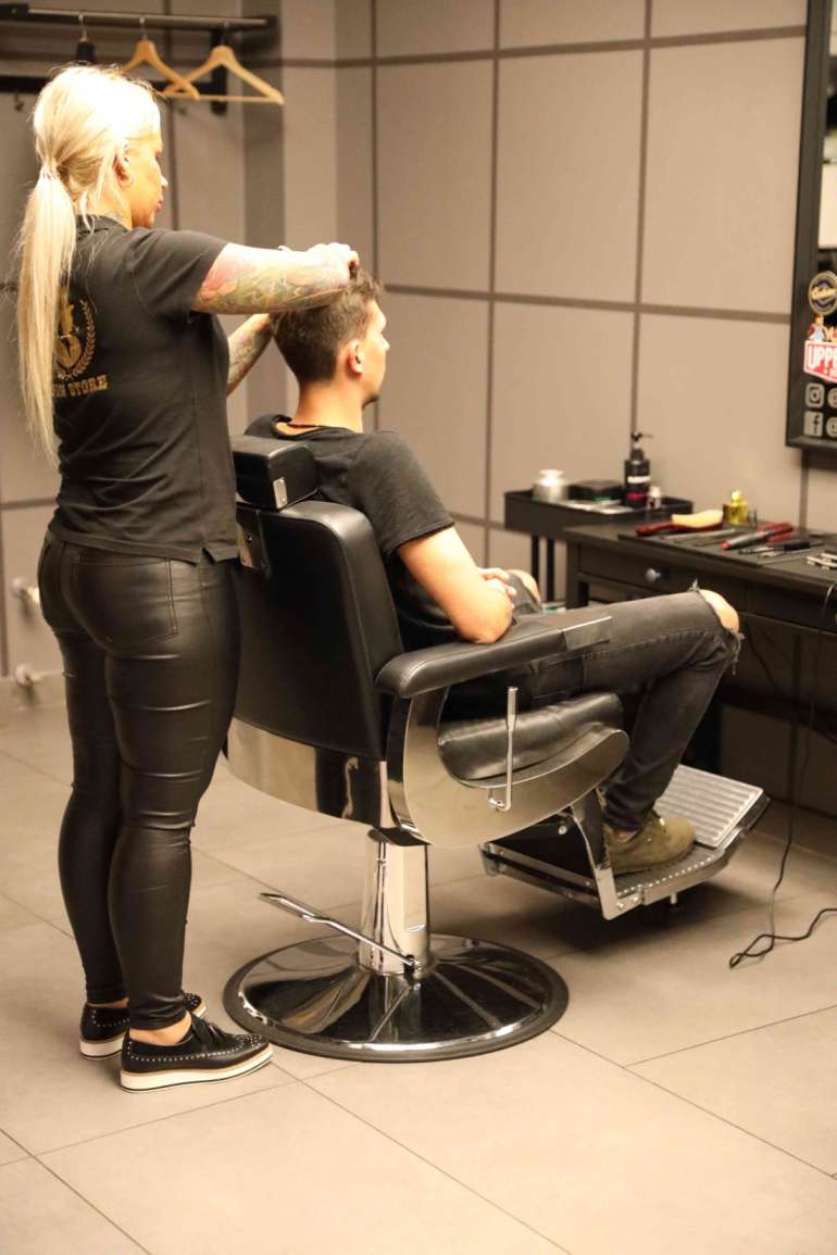Barber shop Cesu iela 31/2, pakalpojums: matu veidosana ar friziera piederumiem virietim